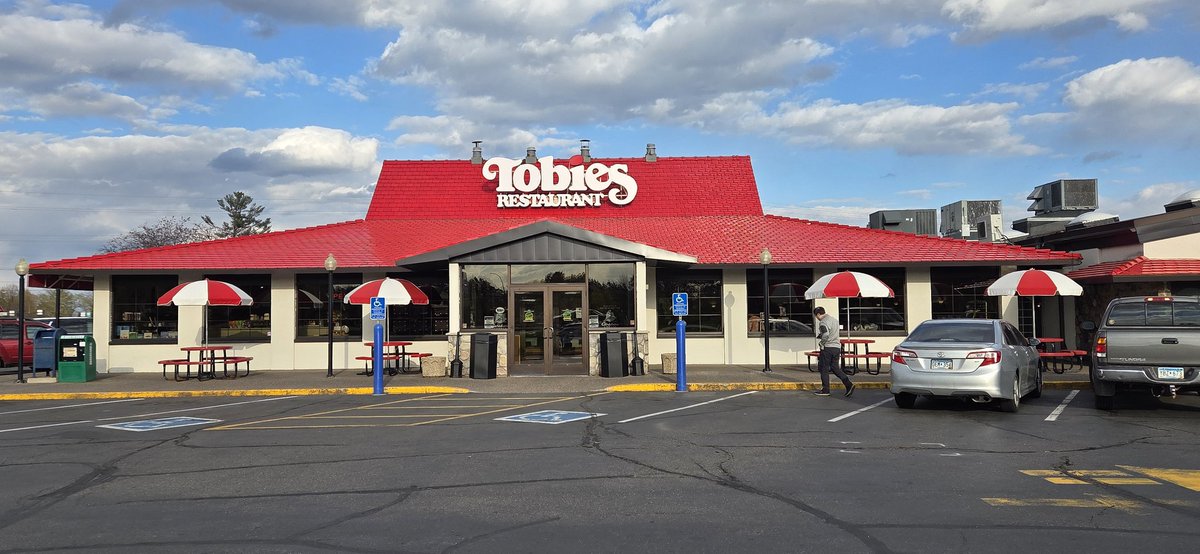 MinnesotaMillea's tweet photo. First Commandment of Travel on Interstate 35: Thou Shalt Stop At Tobies. https://t.co/F5R3HKsGEJ