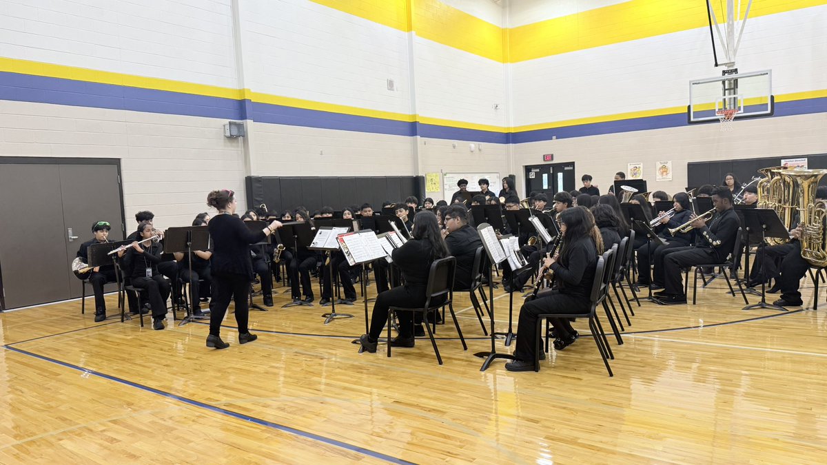 RenferdJoseph's tweet photo. .@AliefISD here supporting @KilloughEagles Band and Choirs for their EOY showcase. Packed house! Wow 😮. Good job to Mrs. Masters and Mr. Hughes for all of your hard work and success this year. #CultureOfExcellence #WinnersWin @PrincipalDuncan https://t.co/4rlIfXioxk