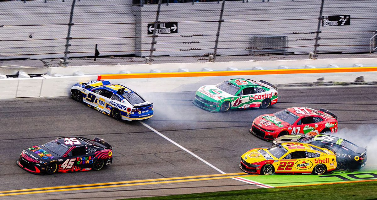 JakeWright720's tweet photo. @VinnysCorner1 Probably recent biggest heartbreak since Dale losing the 600 in 2011 https://t.co/JZWB1A0UpY