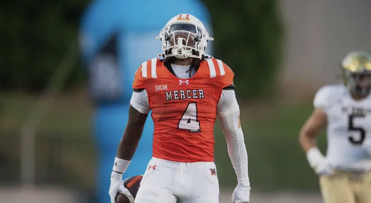 d1_corneil's tweet photo. #AGTG Blessed to receive a offer from @MercerFootball 
@BFoster_coach @tbanks1906 @CGBlackKnightFB @Camo_757 @DbCoachJulian @Rivals_Recruits @TheUCReport @ChadSimmons_  @NP_Florida @DemetricDWarren @PrepRedzoneGA @RecruitGeorgia @PassFootball5 @D1RecruitNation https://t.co/psV2NB0M2y