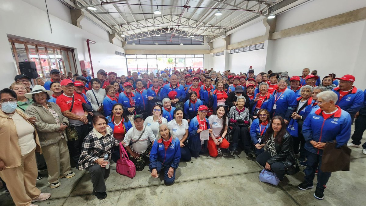 SocialCundi's tweet photo. #Funza abrió sus puertas… y los resultados ya se ven 👇

Con la meta 77 impactamos a 156 personas mayores, fortaleciendo sus capacidades.

💥 Más bienestar
💥 Más autonomía
💥 Más calidad de vida

Esto es lo que logramos cuando trabajamos juntos.
Súmate a la estrategia. 🤝 https://t.co/4WAbGtlFtC