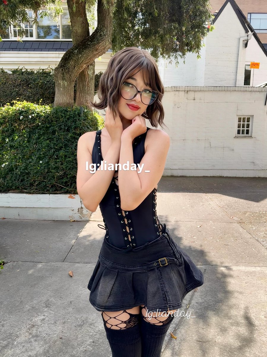 lian_doll's tweet photo. 1 o 2? 🖤 https://t.co/lSG87zdGh0