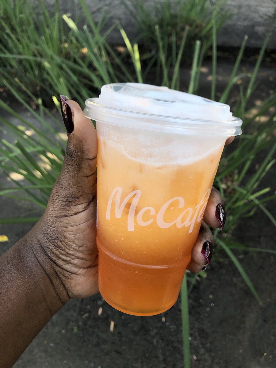 AlwaysEating__'s tweet photo. The new drink menu from @McDonalds are legit all a 10/10 🔥🔥🔥

•Strawberry Watermelon Refresher
•Mango Pineapple Refresher
•Blackberry Passion Fruit Refresher
•Sprite® Berry Blast
•Orange Dream
•Dirty Dr Pepper https://t.co/C2BjVy52WX
