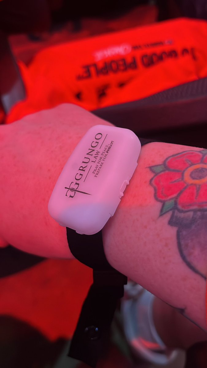 Keith_Walsh18's tweet photo. Last time we did wristbands it didn’t go well…hopefully tonight is different. #IgniteTheOrange https://t.co/3hbepAZ8bq