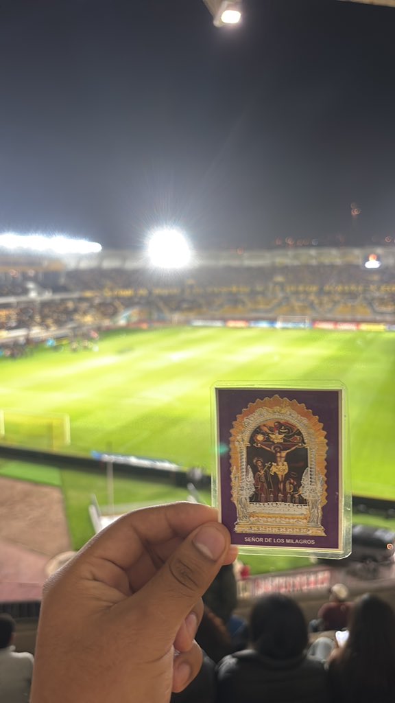 Bendícenos Señor de las milagros y que mi equipo triunfe