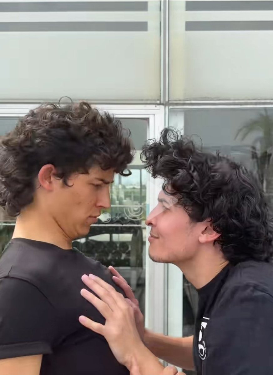 FebenYt's tweet photo. @UltimoCirculo felix? 🤨📸 https://t.co/OZFVTgiMVr