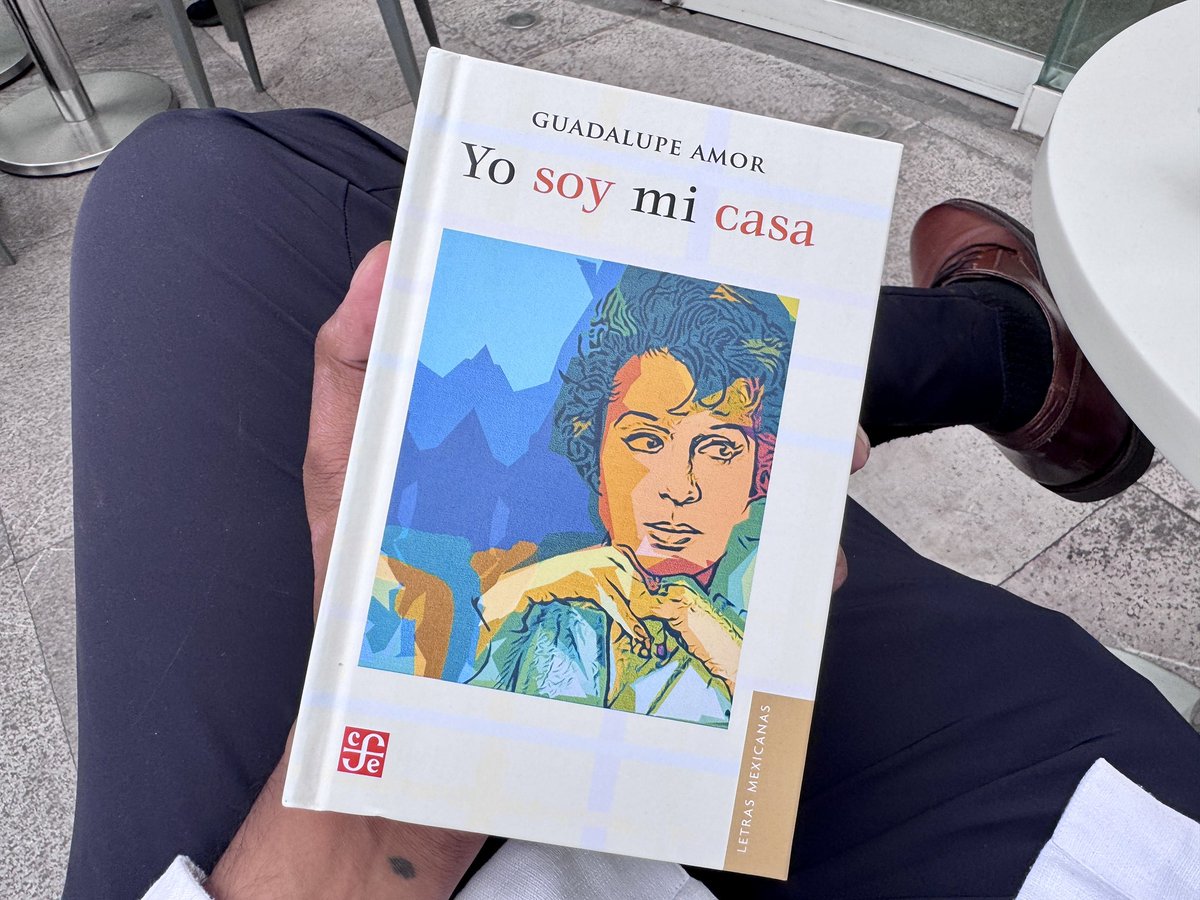 SerchTour's tweet photo. Hace tiempo, en Telehit había un programa llamado Desde Gayola donde hacían un sketch sobre los últimos años de vida de Pita Amor. La retrataban desde la burla, con crueldad disfrazada de comedia. Ahí nació mi interés por Guadalupe Amor. Su final fue triste; de la aristocracia mexicana a ser una mujer sola, vagabunda y sobreviviendo por orgullo y por ego… Y hoy compré este libro para leerla desde la dignidad de su palabra.