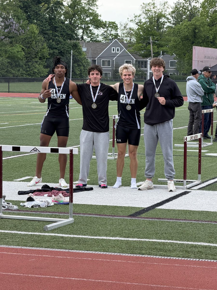 LandonJBarlow's tweet photo. 4x100 Delco Champs🥇
4x100 CAL Champs🥇

Next stop-PIAA District Championships!! ⏱️ https://t.co/3eBm8lgsU1