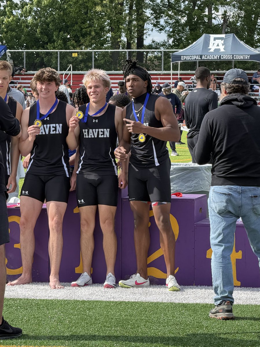 LandonJBarlow's tweet photo. 4x100 Delco Champs🥇
4x100 CAL Champs🥇

Next stop-PIAA District Championships!! ⏱️ https://t.co/3eBm8lgsU1