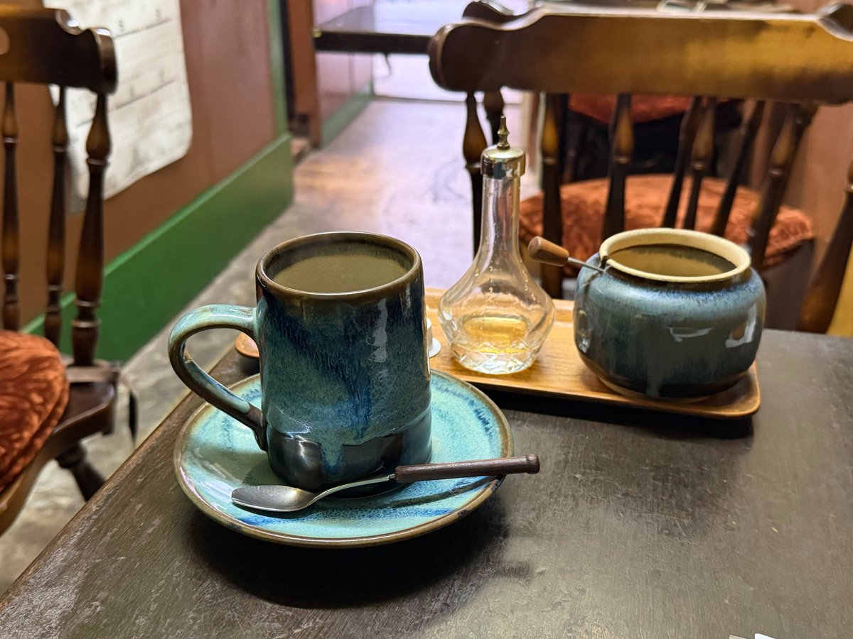 ethnicmap's tweet photo. カフェハイチ 
🇭🇹   50年以上続くドライカレーと名物コーヒー。新宿の伝説が中野に
    🚶 中野駅から徒歩9分

中野区エスニックマップ2026
掲載店・施設を順番にご紹介します！
    https://t.co/b8v9gy67JZ
    #中野区エスニックマップ #中野区 #多文化共生 https://t.co/eiq33KZI3X