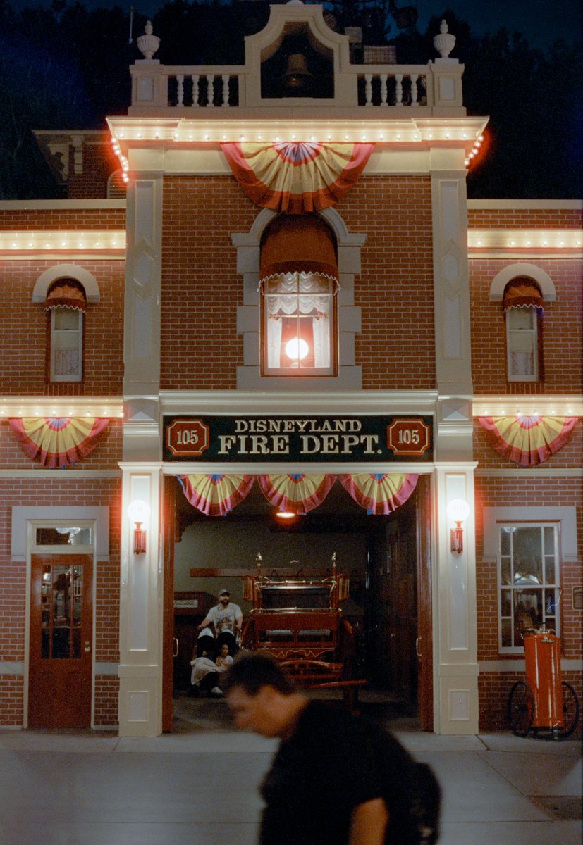 dannysframe's tweet photo. Nights on Main Street USA, Disneyland. https://t.co/TsMJplRPQ1