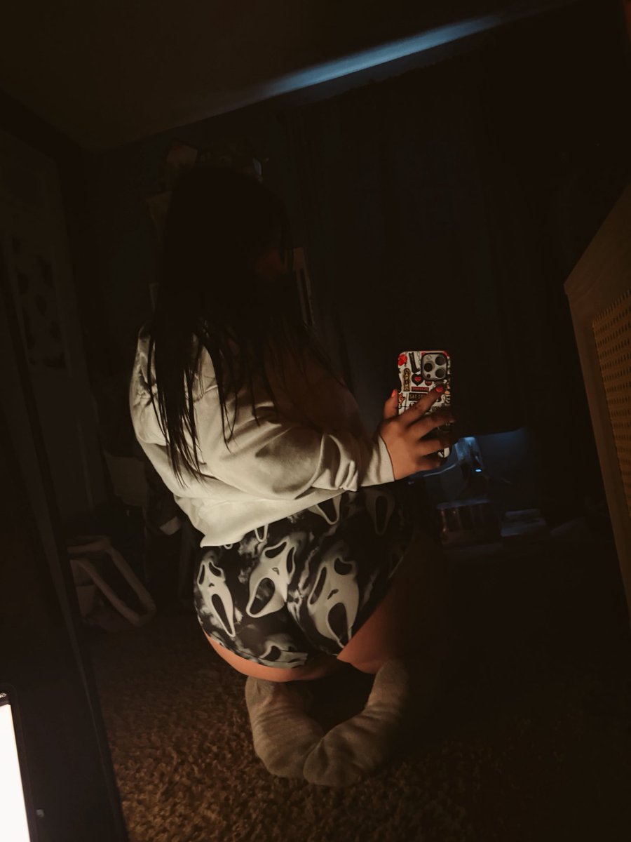 J4YSFEET's tweet photo. hi hi hi💋
#altın #footfetısh #socks #dirtysocks #feetworshi̇p #goddess #kink #freakysunday #babe https://t.co/S0GOtg3k8r