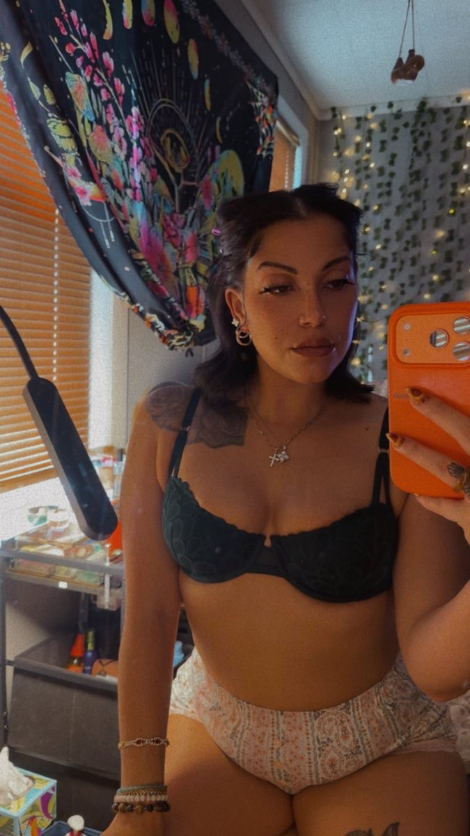 Smokey_Lennox's tweet photo. Back to the basics. All natural everything; who prefers the all black vs the half and half???
#of #sex #MixedReality #fypシ゚viral #hot #paypig #sugardaddy #sugarbaby #fantasies #fetish #feetworshi̇p #SubscribeToSeeMore #weed #stoners #personals #onlyfansgirl https://t.co/ueUZZup4ea