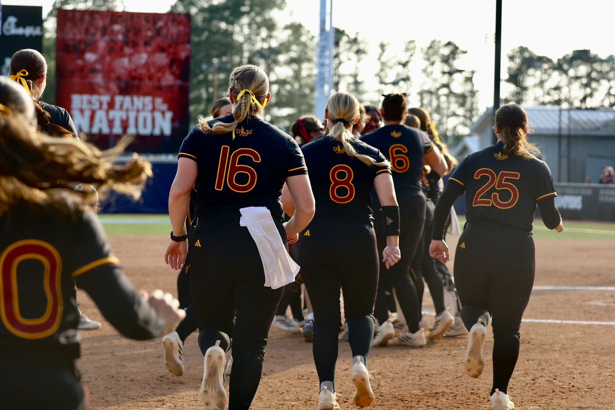 ULM_Softball's tweet photo. Only one Louisiana, and it ends in Monroe 🤌😤

Back at it tomorrow. 

#TakeFlight https://t.co/7aTHckP7i6