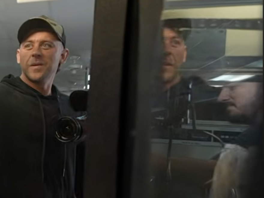 _9iner_'s tweet photo. Seems that we are getting a sneak peak on Roman's new cameraman!!! @RomanAtwood https://t.co/hmXrPQmMkx