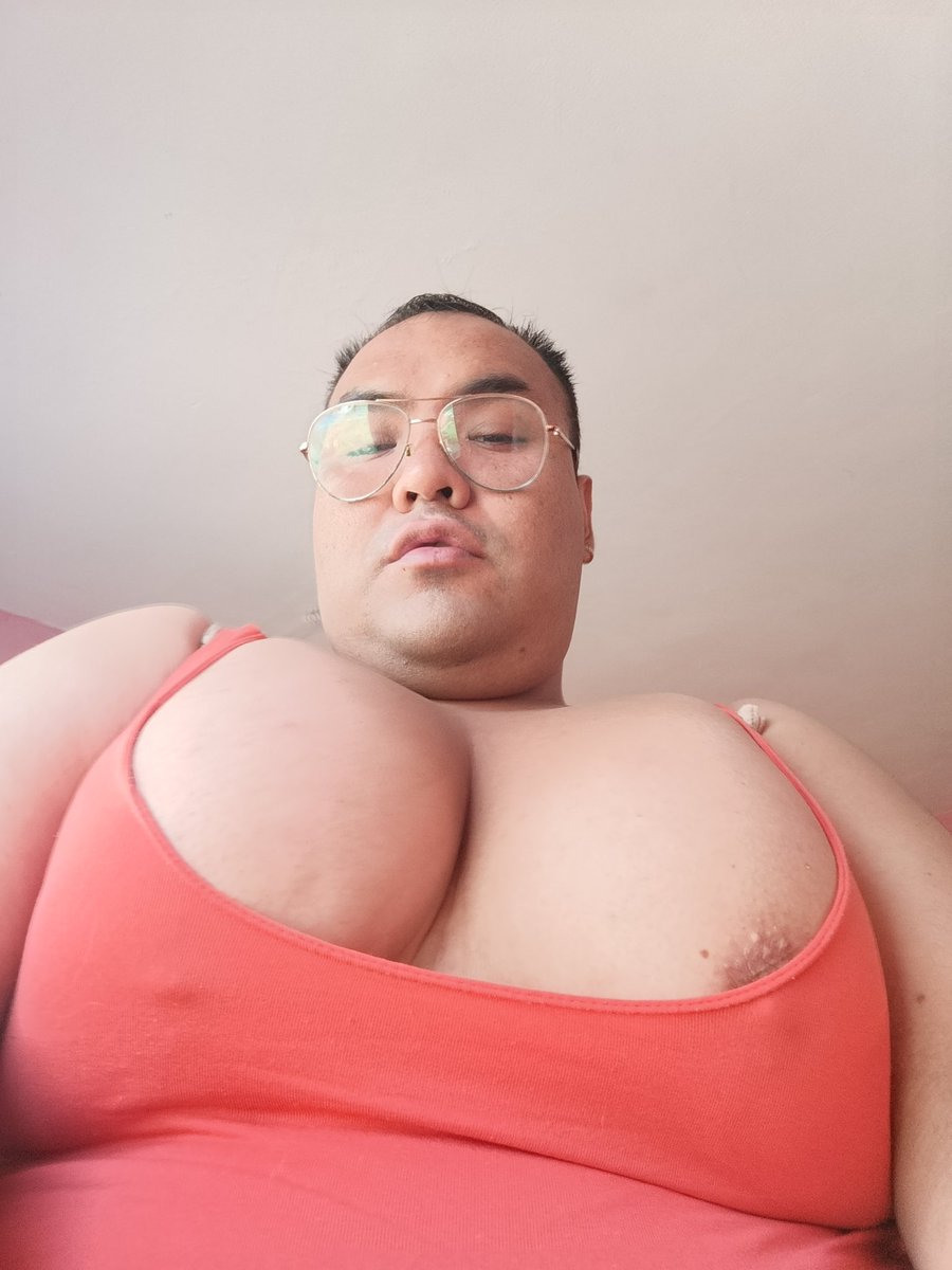 gordo_teton_666's tweet photo. Si me ves así en el metro, con mis tetitas medio de fuera, te acercarias a manosearme?
Dale Repost y sígueme
Me encanta provocar a los hombres maduros en cualquier lado aunque vayan con sus esposas 🔥🐽🔥 https://t.co/z7iVRUtzI2