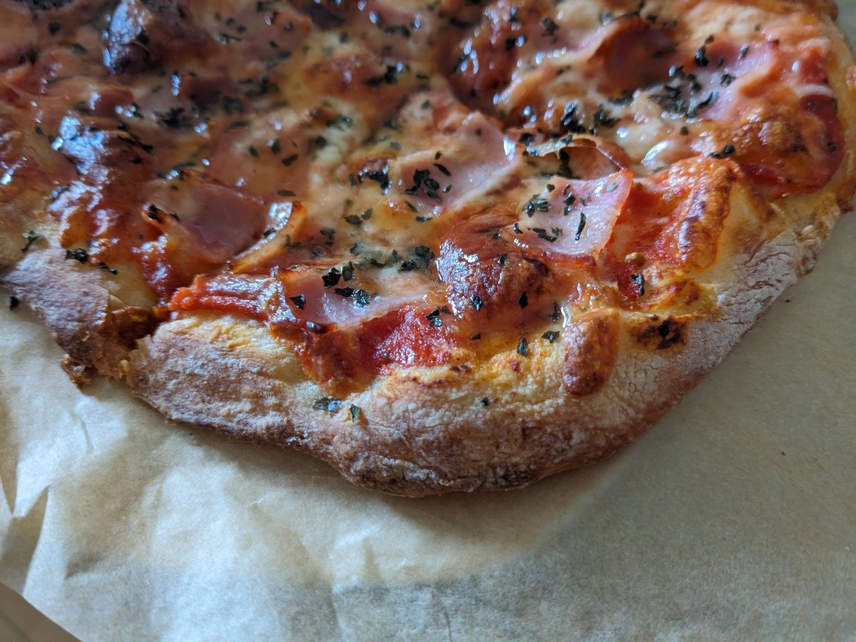 PizzaLoverJP tweet media