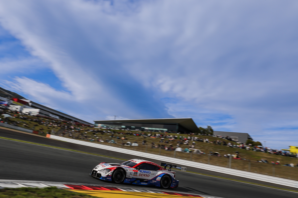 SARD_Racing's tweet photo. 【SGT第2戦 #富士スピードウェイ 】
 ＜詳細レポ掲載＞
■DENSO KOBELCO SARD GR Supra
第2戦富士、逆襲の4位フィニッシュ
https://t.co/k1U82j2yj1

#富士GT3Hours
#関口雄飛 #サッシャフェネストラズ
#脇阪寿一
#木村楓 #小湊美月 #直井寧音 #和泉蘭
#奥田千尋 #前田星奈
#DENSO #KOBELCO #WAKOS
#TOYOTA #GR #Supra
#GazooRacing
#TGRTEAMSARD
#SARD