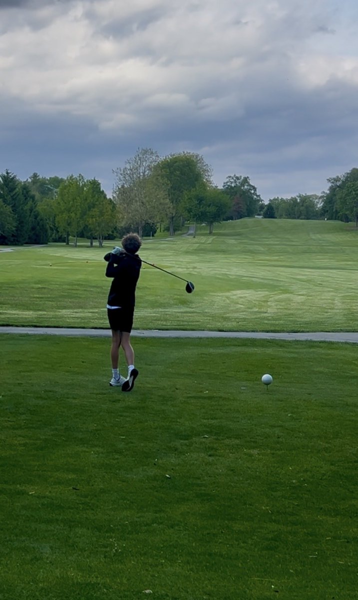 FranktonHS_Golf's tweet photo. Some good golf tonight against Oak Hill at Grandview.

Team Score
Frankton - 157
Oak Hill - 182

Individual Scores
Isaac Fair - 33 (-4)
Ryder Shepherd - 37 (E)
Kai Molnar - 39 (+2)
Ashton Brobston - 48 (+12)

@hunt_Rob @FranktonAthleti @michelle_garmon @indianahsgolf https://t.co/I8O2Tzmnm3
