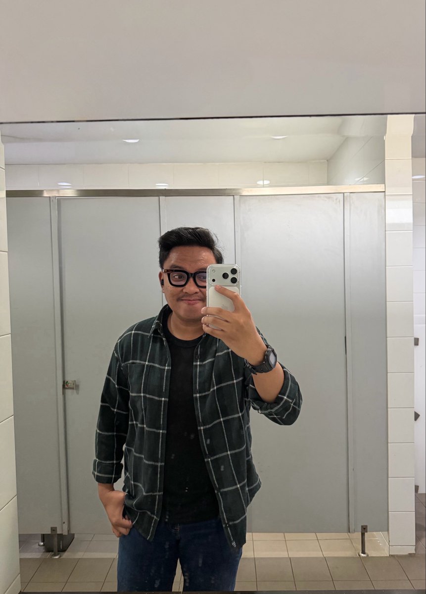 It’s Fridaaay!🌫️
