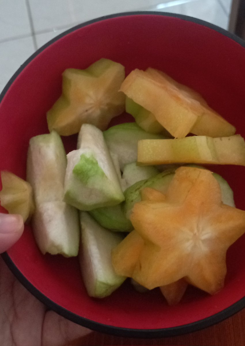 lestarymai's tweet photo. Rujak besti  😂 https://t.co/VLKC3FotKM