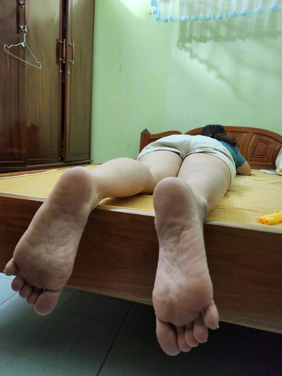 Asias foot hunter tweet media