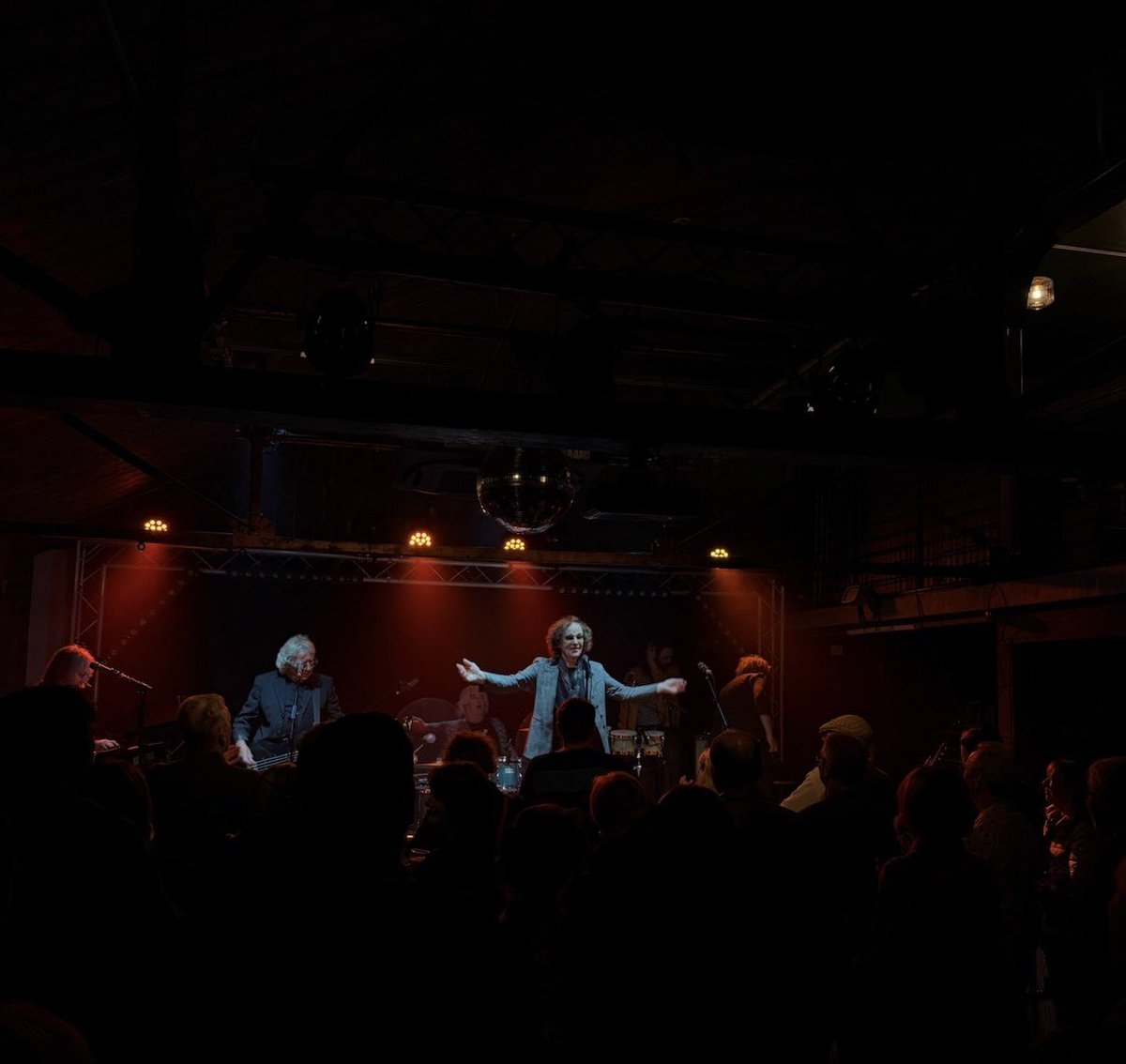 TheZombiesMusic's tweet photo. Opening night of Colin’s UK tour tonight! Back on the road once again, and very grateful to have begun the tour with such a memorable evening. https://t.co/Avw4BOib1Y