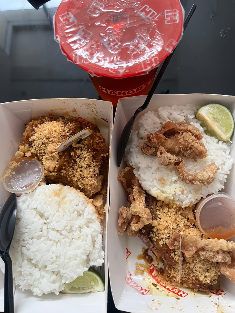 asyabetmud's tweet photo. top 3 ayam OJOL versi gue akhir-akhir ini 😭🔥

ayam goreng mak dura 10/10
hot side story 9,5/10
ayam goreng soto jeniper 9,5/10

mostly emang dari Hangry sih wkwk.. soalnya selalu masuk craving 😔✋🏻 https://t.co/asiiepbmED