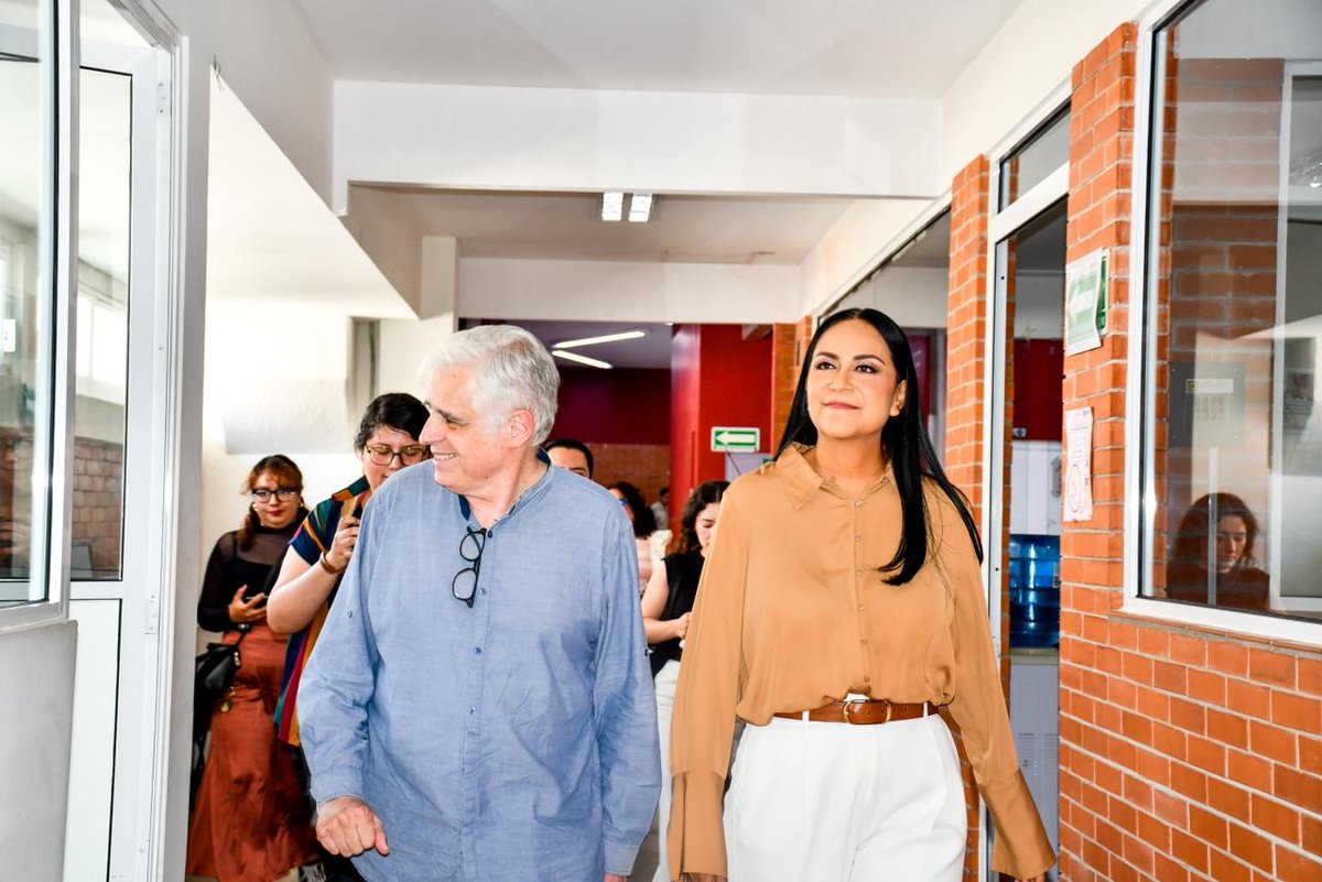 El día de hoy, el INFP recibió la visita de nuestra Presidenta <a href="/A_MontielR/">Ariadna Montiel Reyes</a>  para sostener una mesa de diálogo con las y los integrantes del Instituto.

Avanzamos con paso firme en la consolidación del segundo piso de la Cuarta Transformación.

¡Sin formación no hay