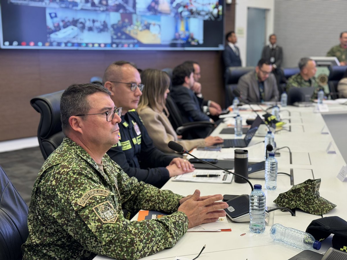 Comandante Armada de Colombia tweet media