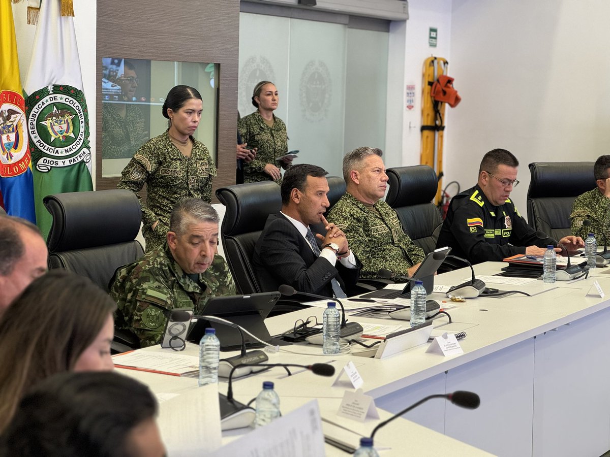 Comandante Armada de Colombia tweet media
