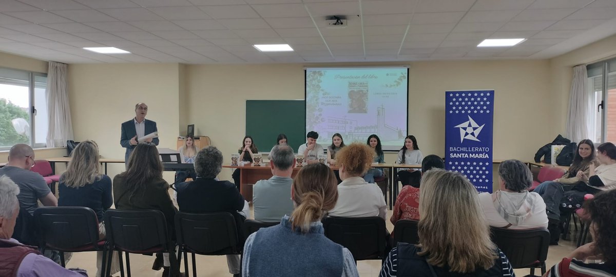 bachsantamaria's tweet photo. El lunes celebramos algo muy especial 📚✨
“30 días en la cabeza de un alumno de 2º de bachillerato: reflexiones filosóficas y demás” no es solo un libro, es una ventana real a lo que se siente y se vive en uno de los momentos más intensos de la vida académica. https://t.co/6UnaKTrxX3
