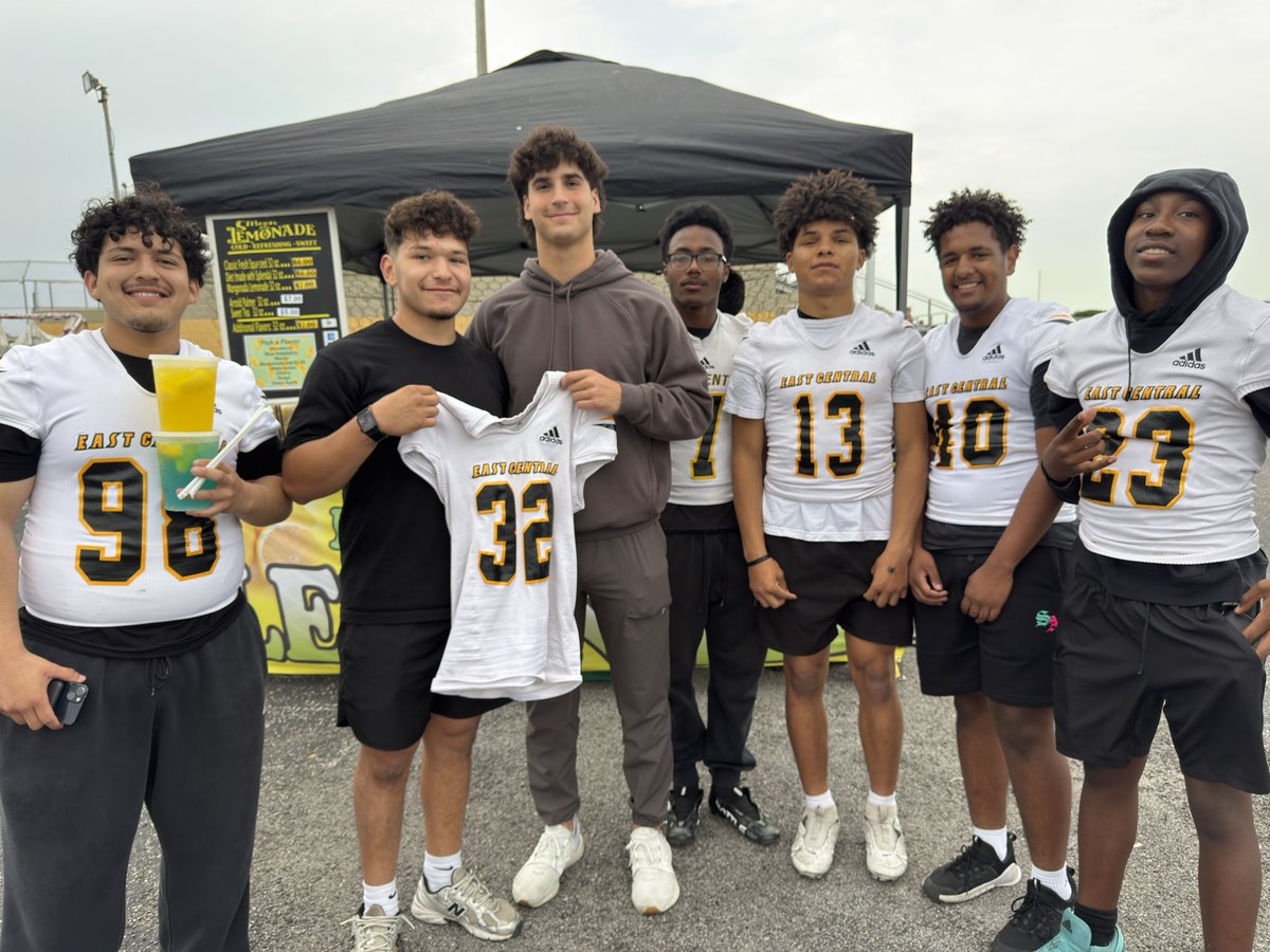 EC Hornet Football tweet media