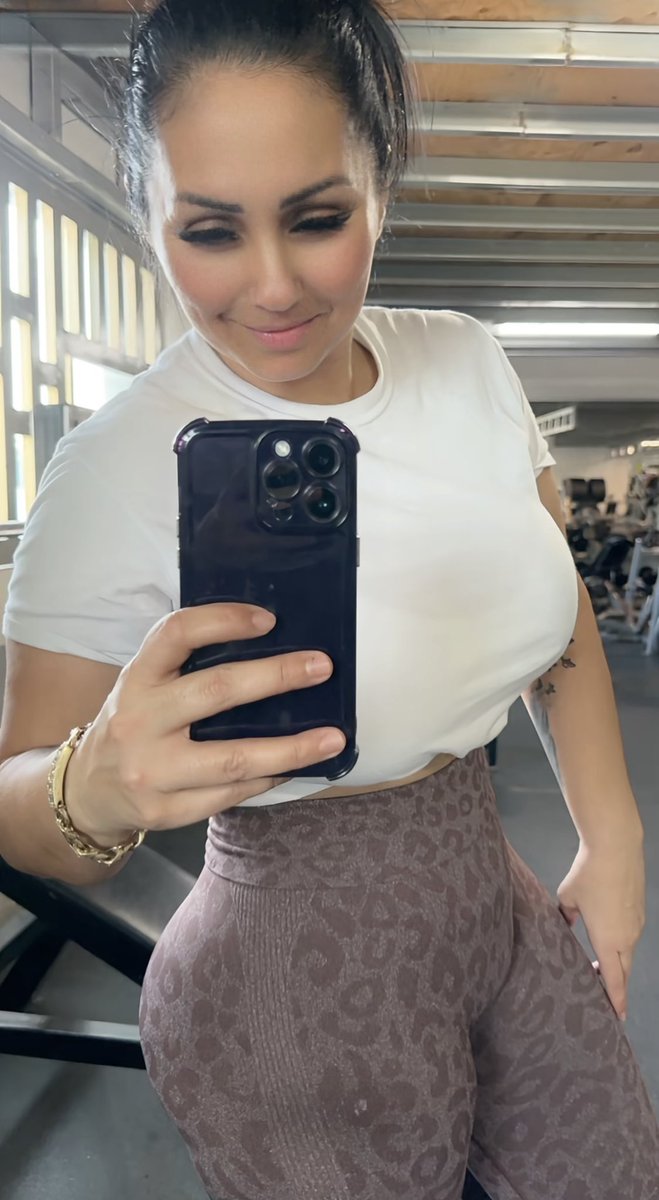 SrysraTorres tweet media