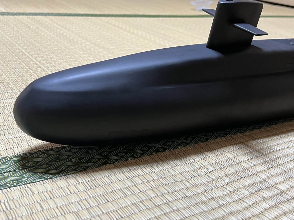 RJDF_AF's tweet photo. 卓上重工製オハイオ級
サフェ吹き1回目完了😅
パテの引けや細かいキズがあるんで修正しなきゃ😓
艦首の形状もまあまあかな😆
 #144スケモ https://t.co/7AgzqX0Jrx