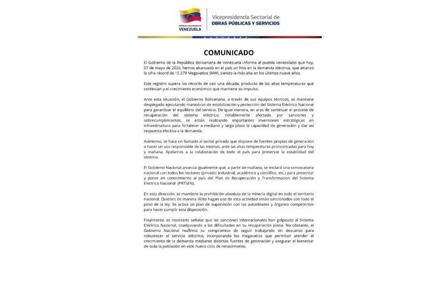 Adriananunezr's tweet photo. El gobierno nos explica que llegamos a "cifra récord de demanda eléctrica", 15.579 megavatios, producto de las altas temperaturas.

Chico, y en mi casa queriendo prender el aire, pero ¡qué cosas!, ninguna noche de esta semana han tenido luz en Maturín. https://t.co/2TSw5q5wHA