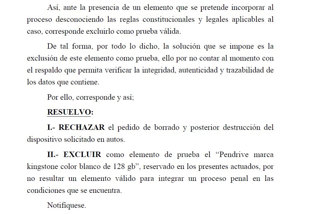 🚨#AHORA | Causa AFA: la Justicia Federal determinó que el pendrive entregado por el periodista de TN Bruno Yacono es trucho y no puede ser utilizado como prueba.

📌Lo decidió el juez Adrián González Charvay, quien lidera la megainvestigación contra los directivos de la AFA. El