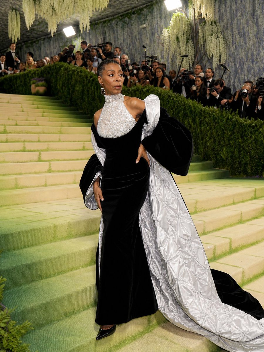 CCGarriseauxn's tweet photo. 3.
05.04.2026
#MetGala2026, #MMOA, #Manhattan, #NYC, #NY.
Check for some #BeautifulBrilliantBlessedBlackBeauties (#BBBBB) who FLOATED over #MetGala2026RedCarpet.
- CCG
#AngelaBassett
#DBabyAdams
#DeborahRoberts
#JanelleMonae https://t.co/MNwI95dsjv