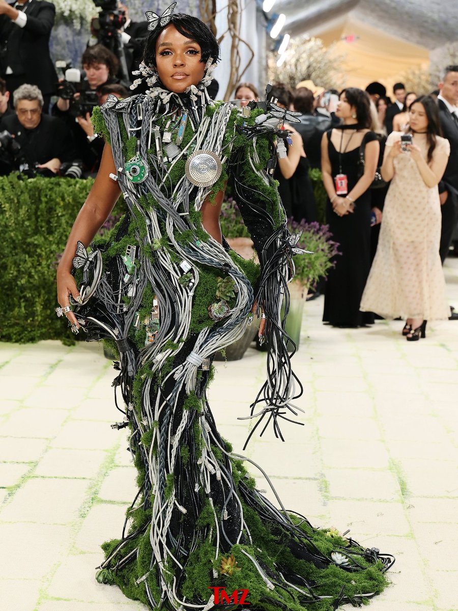CCGarriseauxn's tweet photo. 3.
05.04.2026
#MetGala2026, #MMOA, #Manhattan, #NYC, #NY.
Check for some #BeautifulBrilliantBlessedBlackBeauties (#BBBBB) who FLOATED over #MetGala2026RedCarpet.
- CCG
#AngelaBassett
#DBabyAdams
#DeborahRoberts
#JanelleMonae https://t.co/MNwI95dsjv