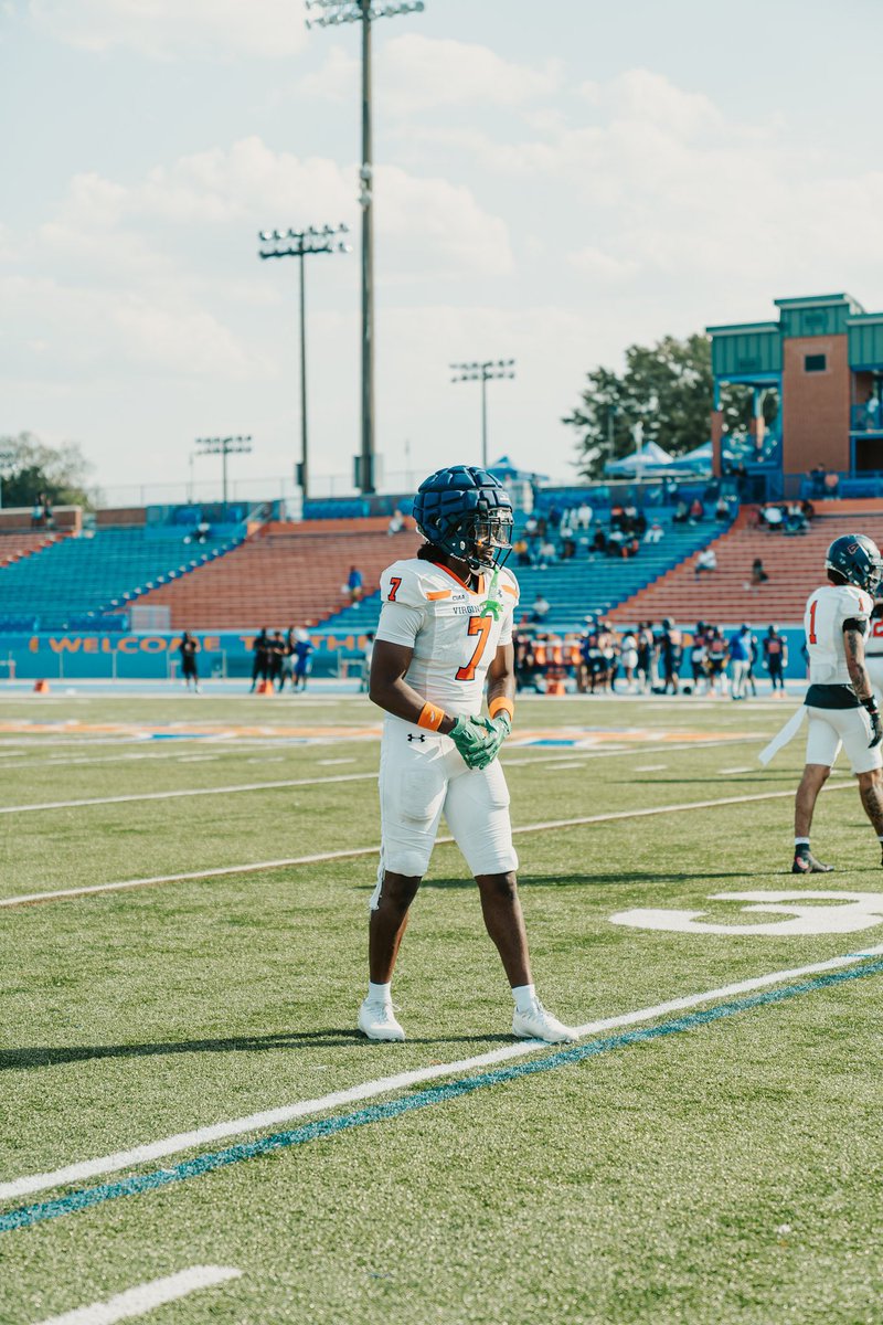 4Tashaunw's tweet photo. Spring ball game flics https://t.co/2ZnE0JnJRM