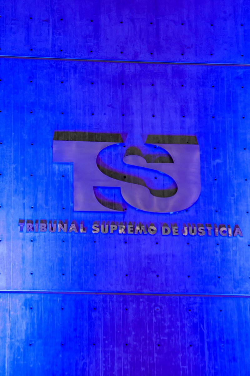 nicmaduroguerra's tweet photo. Esta reforma legislativa nace para fortalecer la confianza de todos. Con la reforma de la ley del TSJ, la Asamblea Nacional busca cimentar la seguridad jurídica que merecemos; porque un sistema judicial de vanguardia es la base de la Venezuela que estamos construyendo. https://t.co/Lg2a8O5uoc