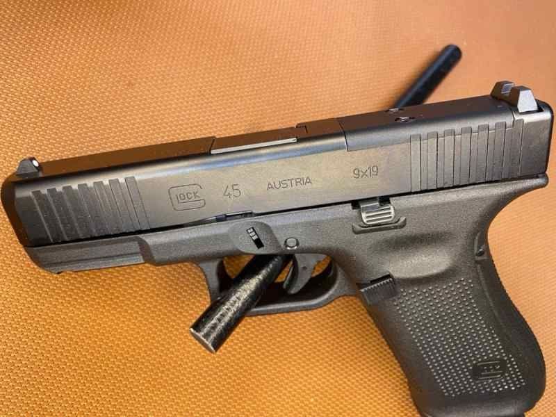 Gun plug tweet media