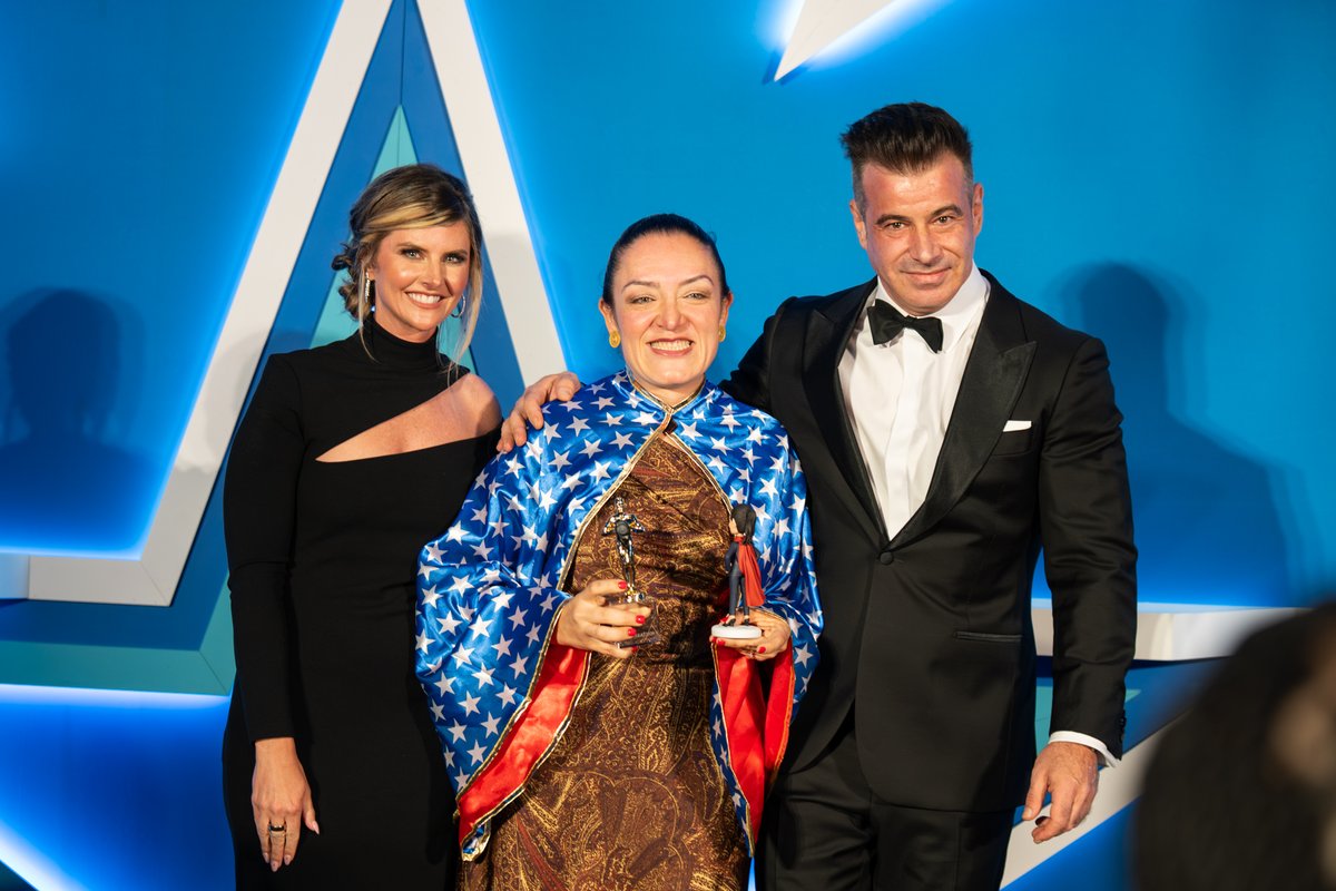 APUSPRteam's tweet photo. The President’s Award is reserved for someone who goes beyond performance and beyond leadership. Someone whose presence fundamentally changes how we operate, how we grow, and how we succeed.🏆

Congratulations to you, Maria Guerrero! #WonderWoman 

#APUSvibes #APUSproud #BeGreat https://t.co/UPxx6sHgAS