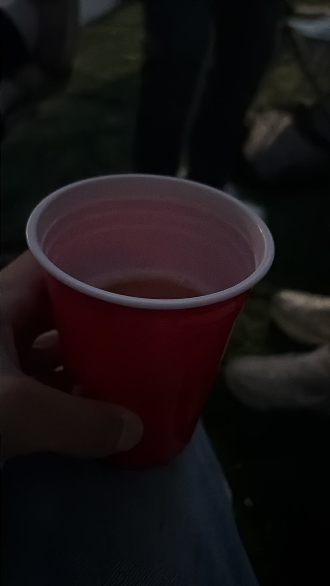 SackALot69's tweet photo. @edgegoonjelq @JoelMatreboni where do u see yourselves 10 beers from now? https://t.co/JDG2tQH5m5