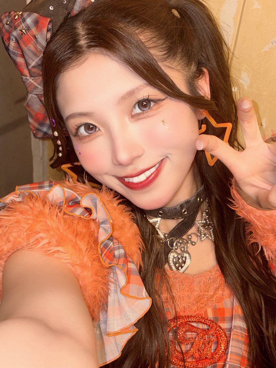 おはよ~！ 5月のライブスケジュール！！！↓ 今月も一緒に生きよーー