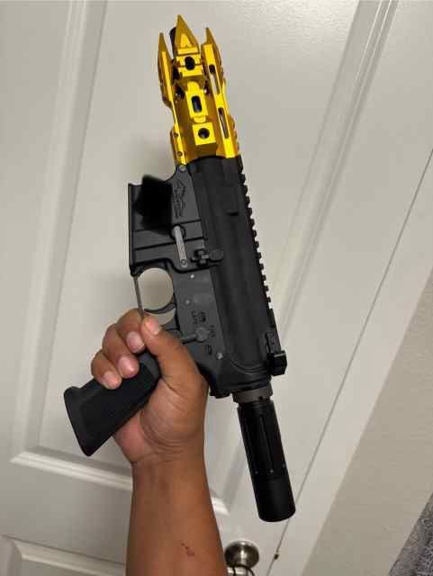 Gun plug tweet media
