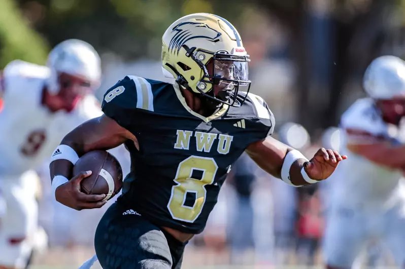 IsaiahWarren25's tweet photo. Blessed to recieve 3 more offers today!! https://t.co/eiwztgkYFH