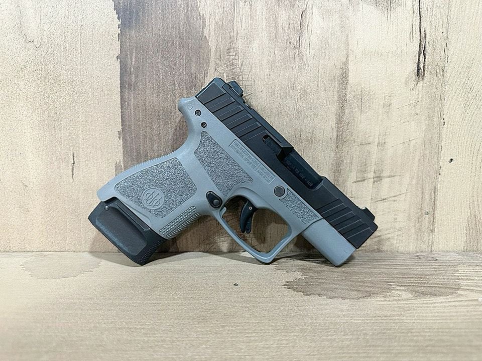 Gun plug tweet media