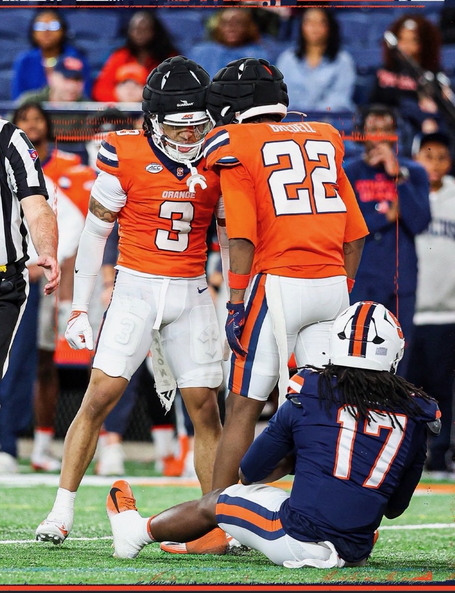 DietrickBurksJr's tweet photo. It is an HONOR to receive an offer from @CuseFootball I’m very blessed and grateful. @WRCoachmj  @GregBiggins @TomLoy247 @BrandonHuffman https://t.co/r4haDM1uJC