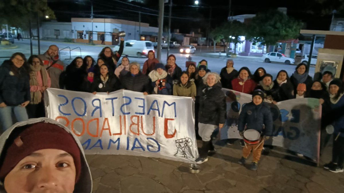 DOCENTES EN LUCHA tweet media